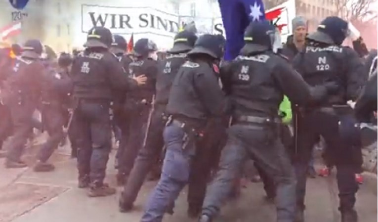 U Beču veliki protest protiv mjera, došlo do sukoba s policijom