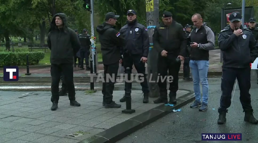 Beograd: Mladić osumnjičen da je napao policajca, imao sjekiricu i nož, do 15 sati privedena 31 osoba
