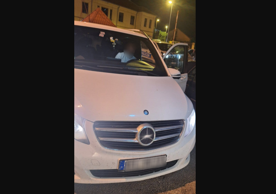Na graničnim prelazima oduzeti Mercedes i marihuana; Uhapšen državljanin Srbije
