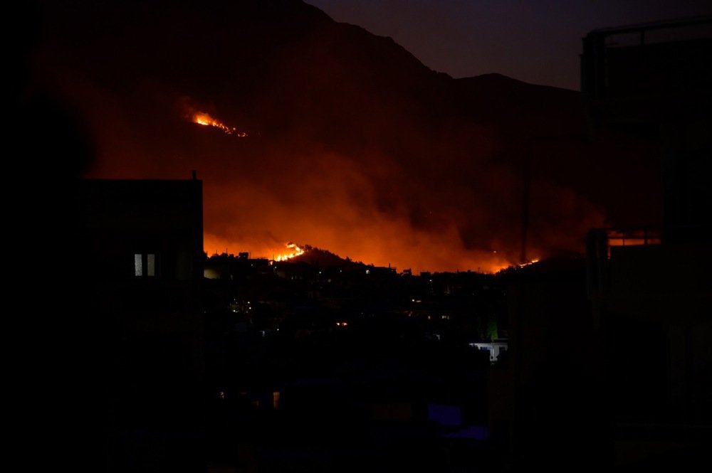 Vatrogasci već drugi dan gase požare na grčkom ostrvu Hios