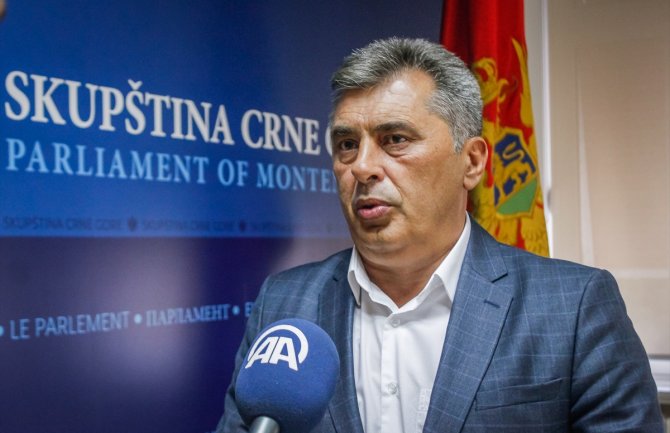 Đukanović: Bićemo u Skupštini, niko ne podržava radikalne poteze
