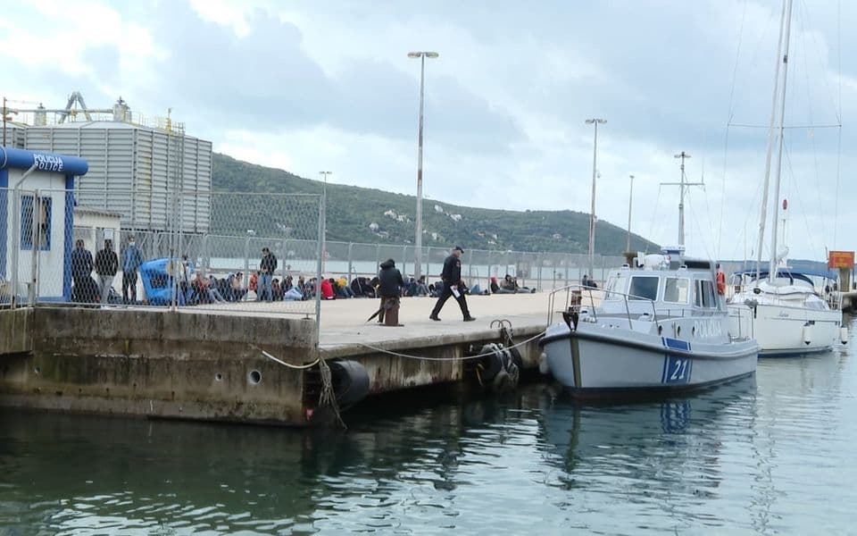 Herceg Novi: Na jedrilici pronađena 52 migranta