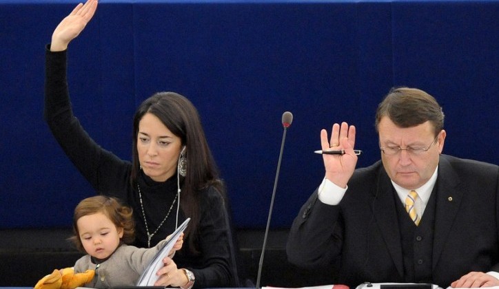 U susret 8. martu: Forbs izračunao koliko radnih sati ima svaka prosječna mama