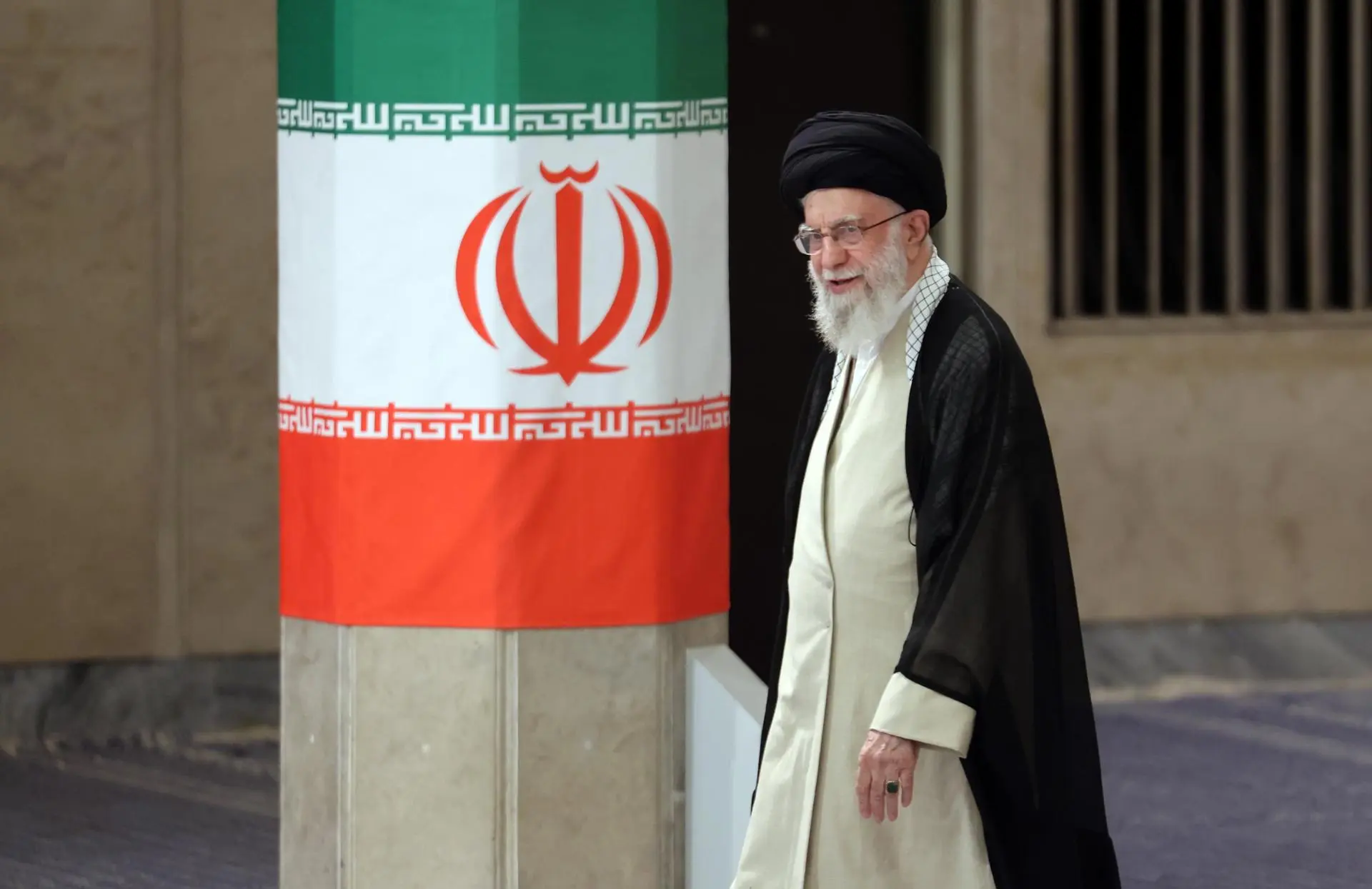 Hamnei odbio Trampovu ponudu da pregovora, negira da su SAD uništile iranske nuklearne kapacitete