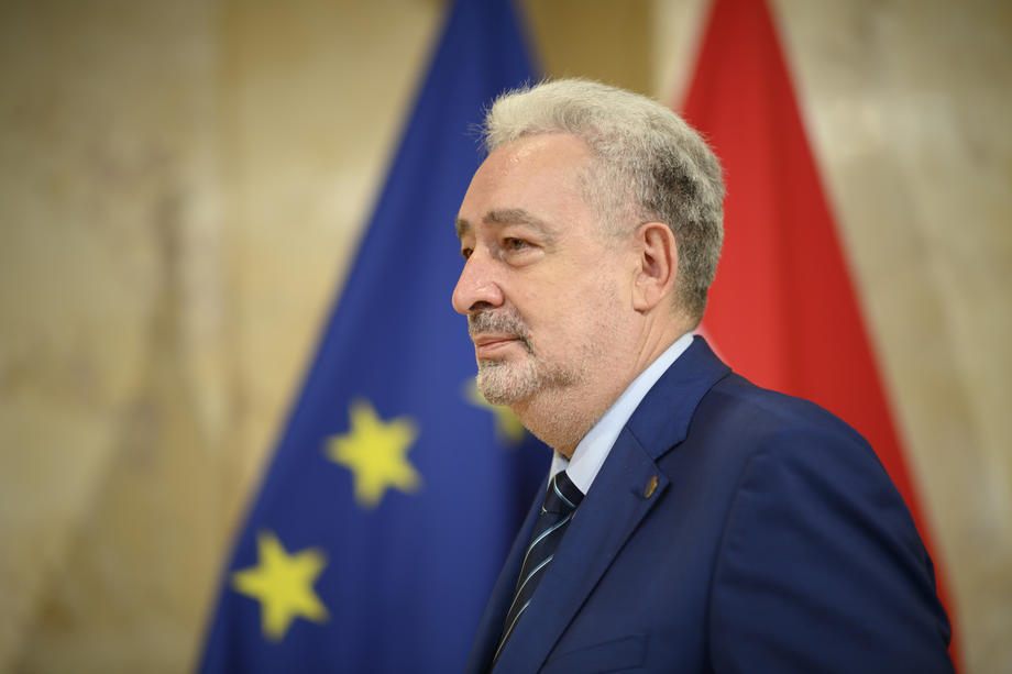 Kabinet premijera: Veljović želi da nas uvuče u haos, očuvanje mira i stabilnosti prioritet Vlade CG