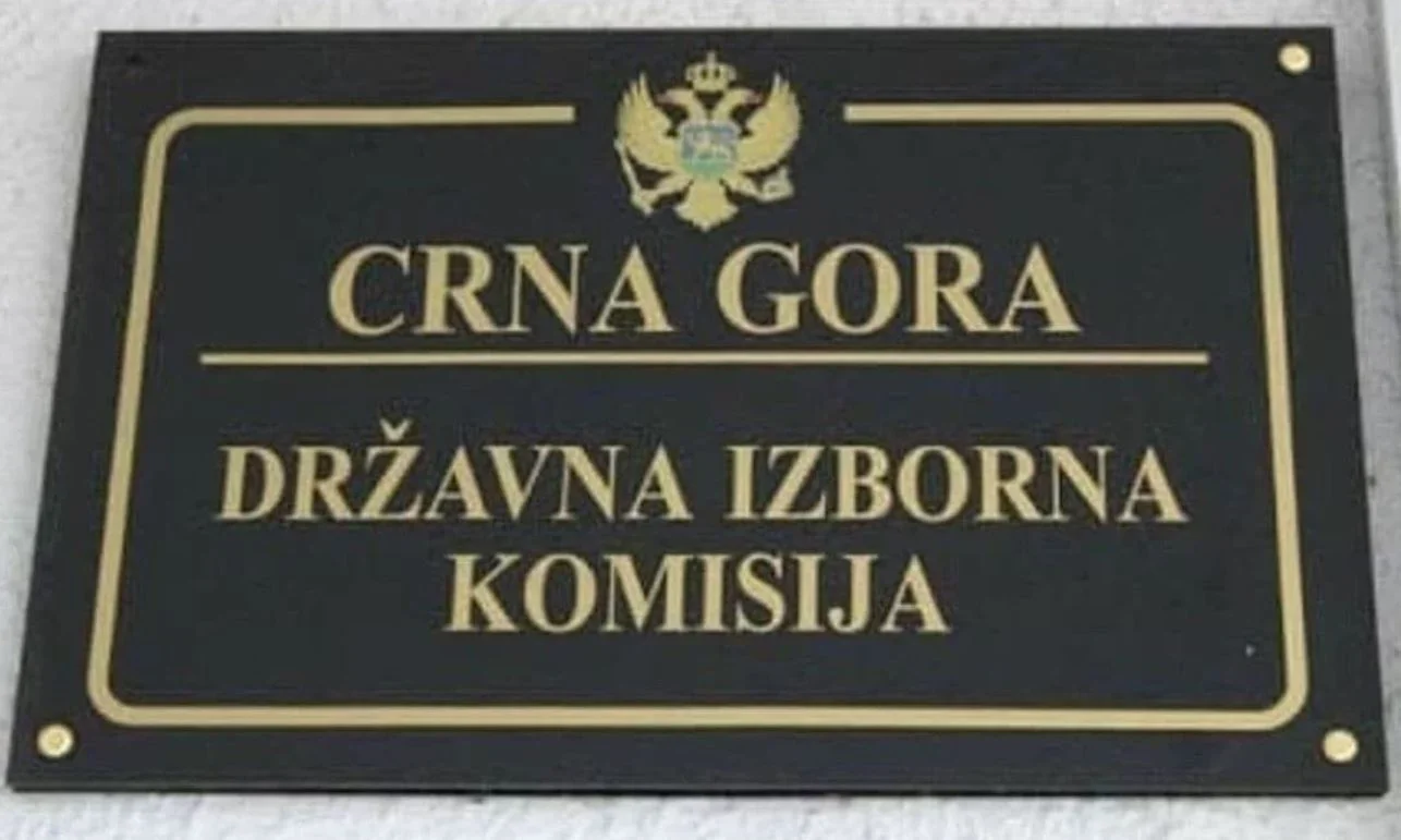 DIK donijela odluku da od Republičke izborne komisije Srbije zatraži dokumentaciju o Spajiću i Mandiću