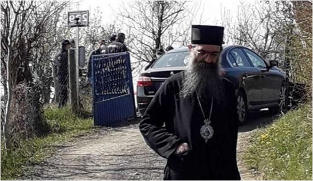 Srbija: Prvo hapšenje zbog vjernika na liturgiji, krivična prijava protiv vladike Nauma