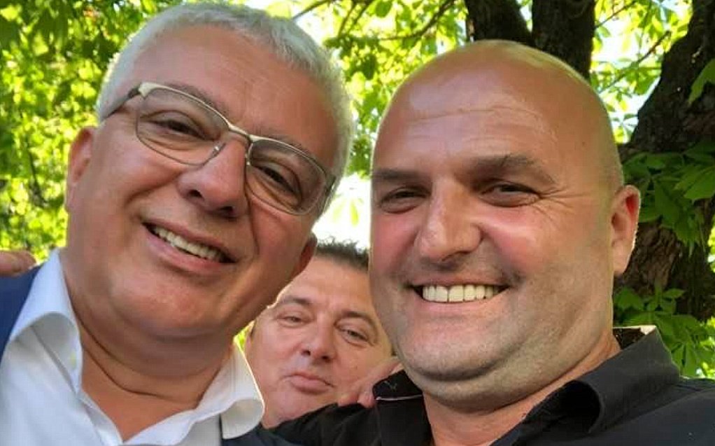 Drugi uhapšenik se fotkao sa Mandićem i Joanikijem