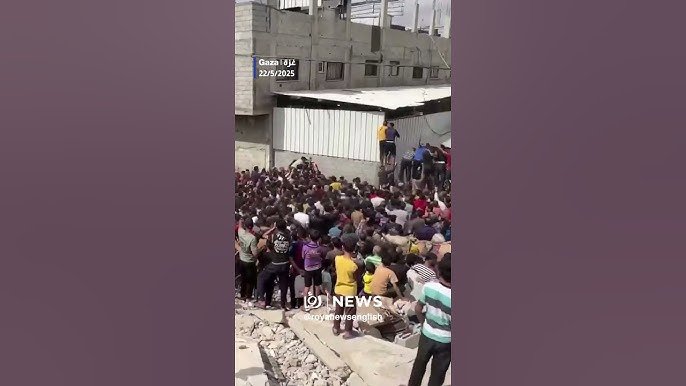 VIDEO Scene užasa u Pojasu Gaze: Borba za komad hljeba