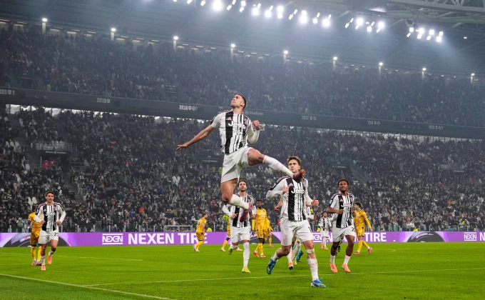 Roma stigla Napoli, Juve konačno slavio