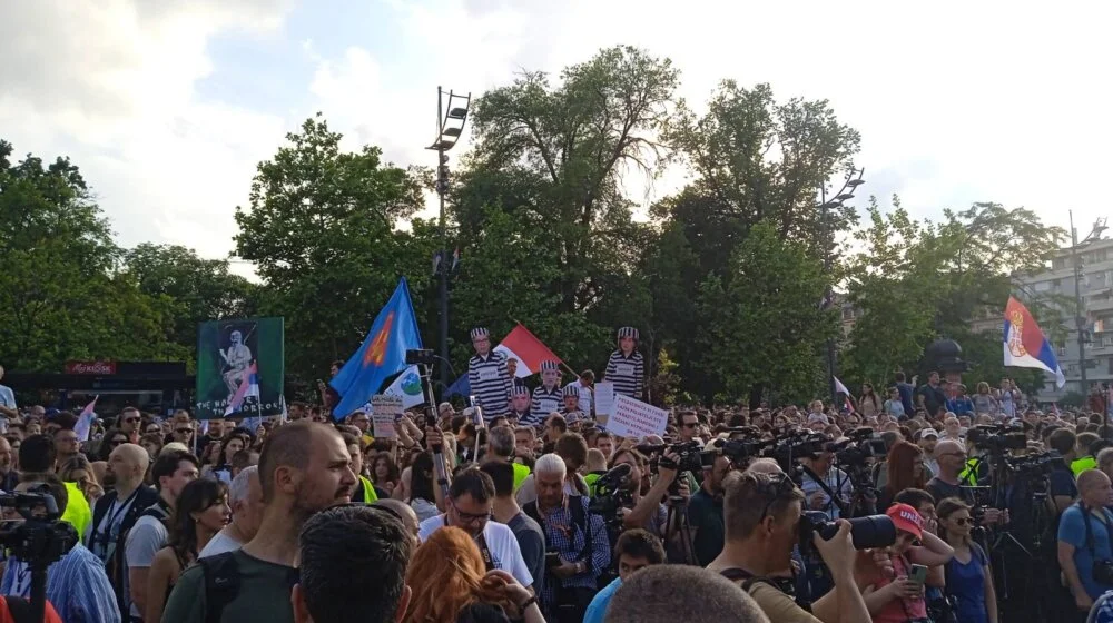 Najavljeni novi  radikalniji protest u Beogradu, ako zahtjevi sa skupa  "Srbija protiv nasilja" ne budu ispunjeni