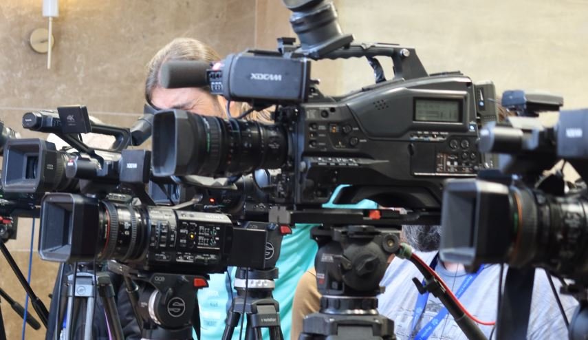 Podnijeta inicijativa da govor mržnje prema novinarkama, poslanicama i civilnim aktivistkinjama bude krivično djelo