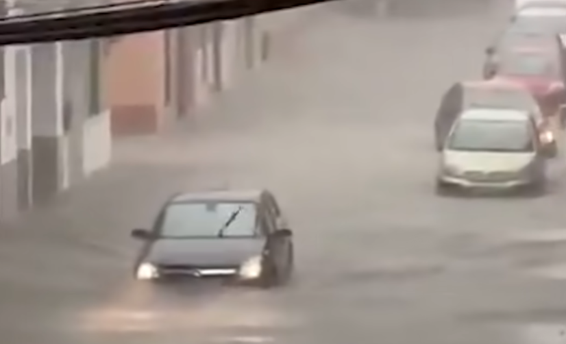 Poplave u Kataloniji: Bujične kiše zarobile ljude u vozilima, izdat crveni meteo-alarm