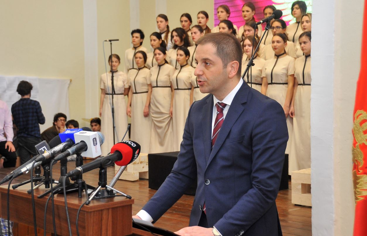 Šehović: Dva miliona eura i 30 novih vozila za prevoz učenika