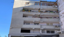 Panika u Albaniji: Pogledajte kako je zemljotres prepolovio zgradu