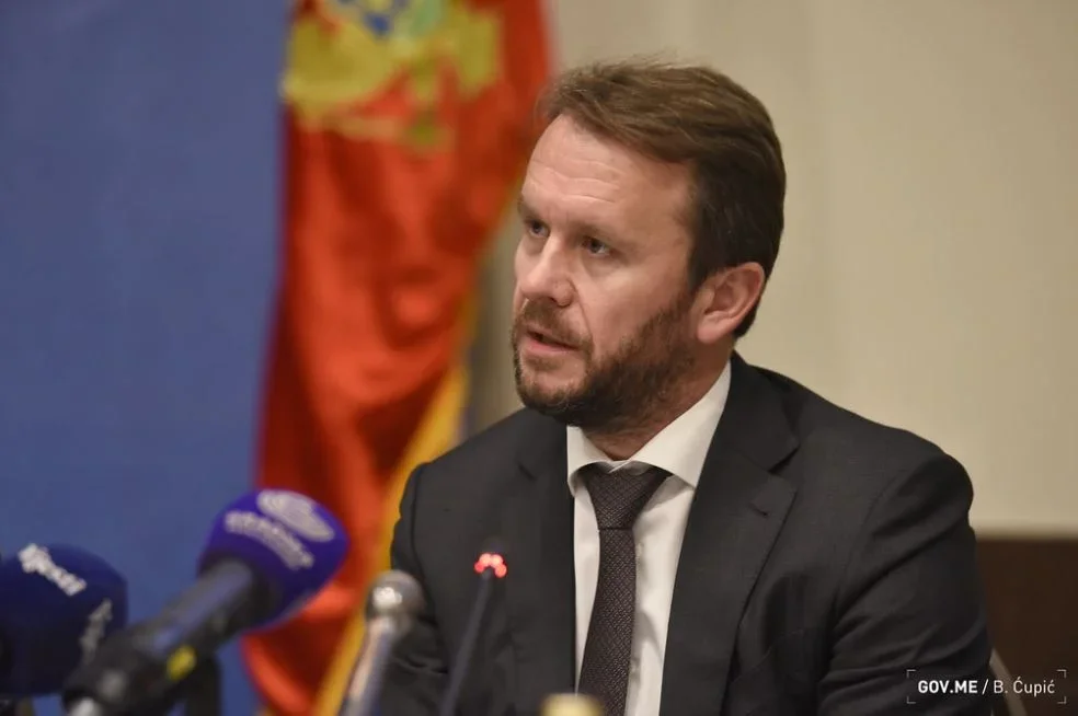 Konjević odgovara Abazoviću: Čini mi se da je Radu Miloševiću 'dosadio' pritvor
