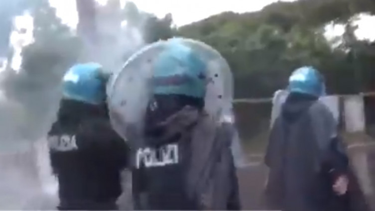 Žestoki sukobi: Navijači Lacija napali policiju, ima povrijeđenih