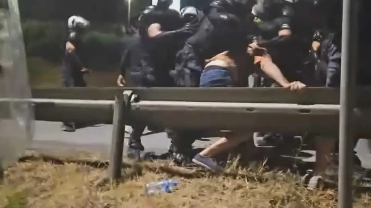 Dačić: Policija ima naredbu da reaguje isključivo ako nju neko napada
