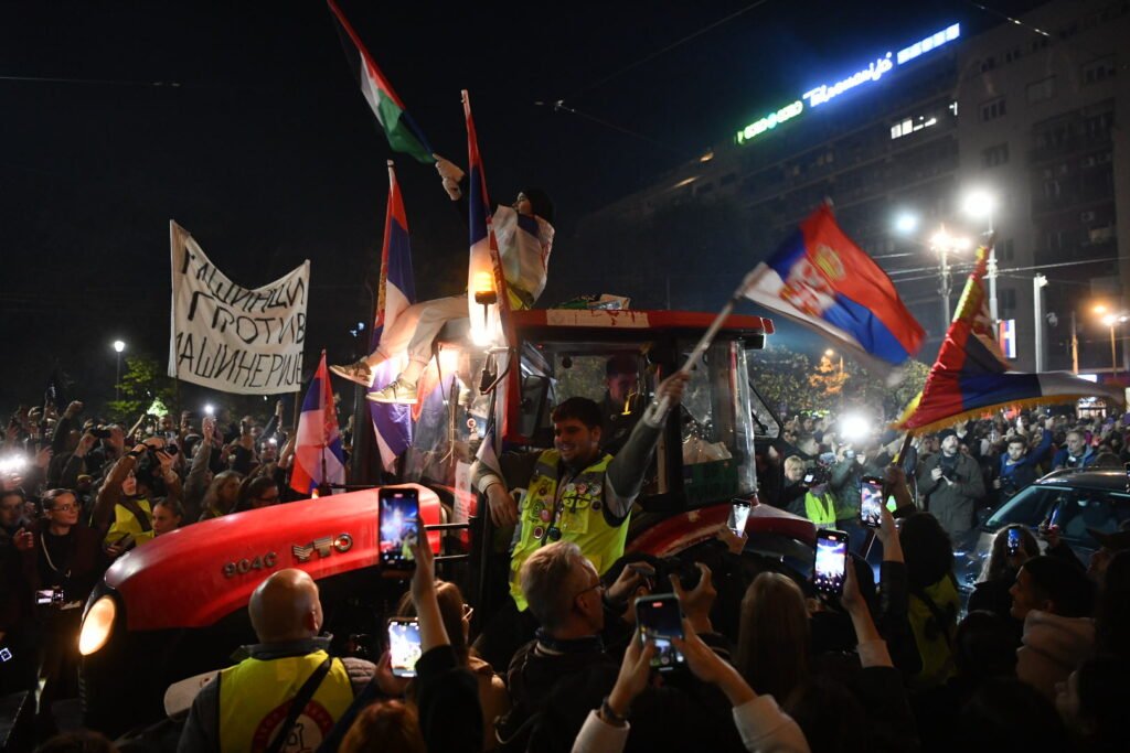 Veliki broj Beograđana sačekao studente iz Novog Pazara: Ovaj doček najbolniji za vlast, svi smo složni i ujedinjeni