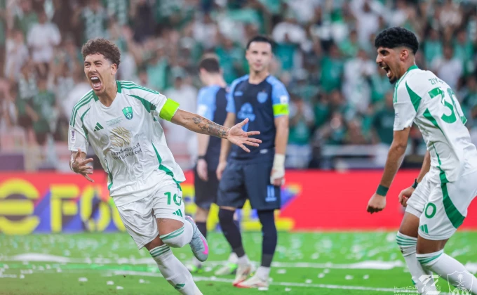 Neočekivan transfer legendarnog napadača