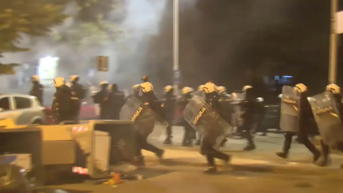 Protesti širom Srbije: Okršaji građana i pristalica SNS, u Nišu pretučen student