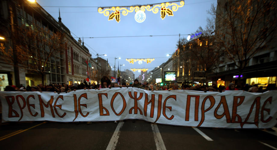 Vlast i opozicija u Srbiji: Ujedinjeni protiv Crne Gore