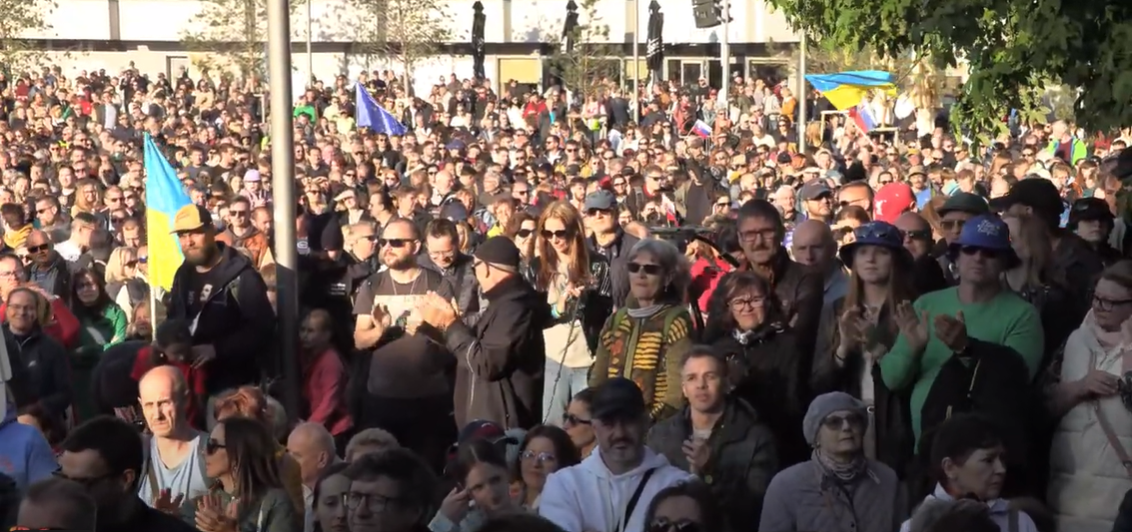 Protesti u Slovačkoj zbog Fica u Moskvi, poručuju mu - ostani tamo