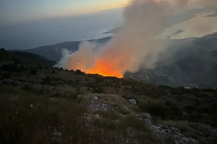 Požar na Lovćenu i dalje aktivan, čeka se helikopter Vojske CG