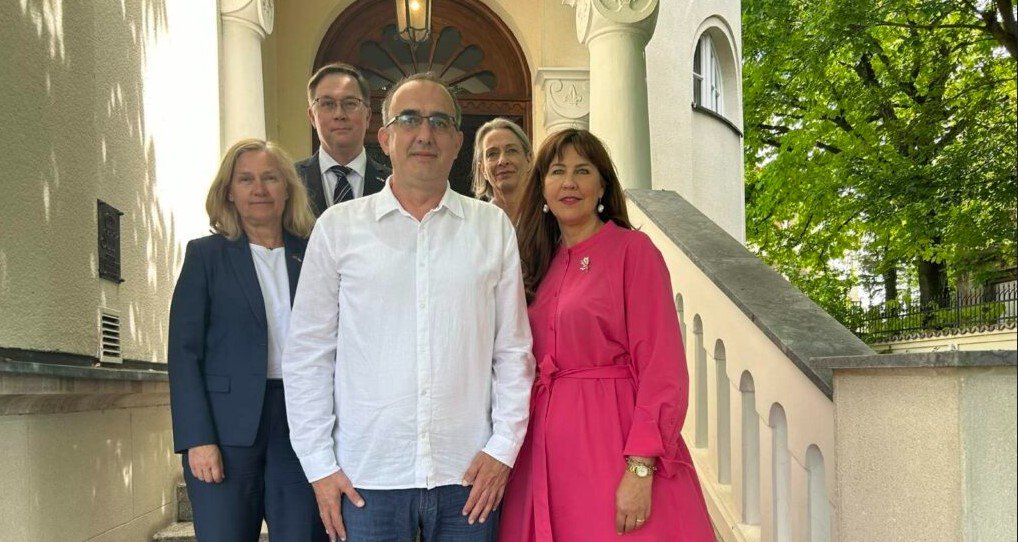 Ambasadori Švedske, Norveške, Danske i Finske podržali Gruhonjića, medijske i akademske slobode