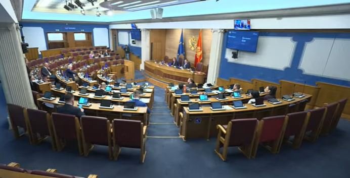 Kordić: 95 odsto plaža su u fazi zaključenja ugovora; Rakočević: Crnogorski turizam je stao, mi padamo dok region raste