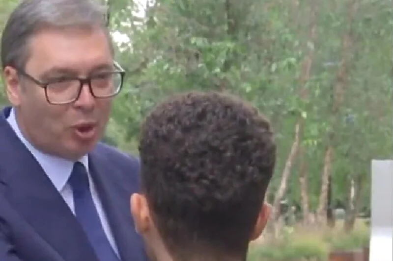 "Zaiskrilo" između Vučića i kosovskog novinara zbog pitanja: Dođi u Beograd pa ću ti odgovoriti