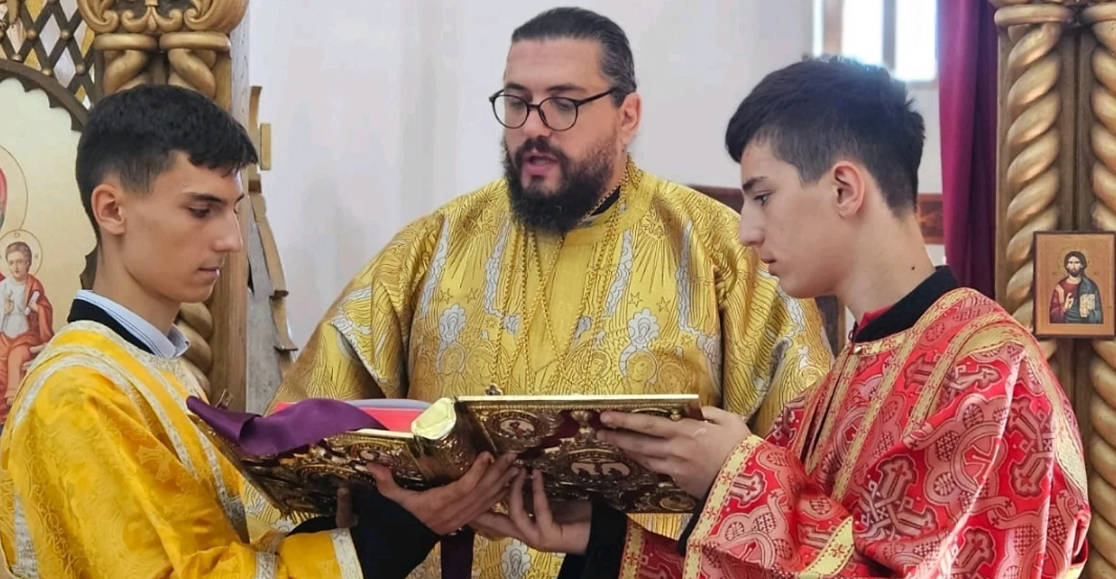 Mitropolit Boris rukoproizveo dvojicu ipođakona, a paroha podgoričkog Neđeljka Furtulu proizveo u čin protojereja