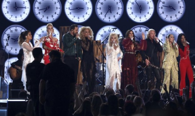 Gremi u znaku žena: Dua Lipa otkriće godine, Gaga i Bredli dobili nagradu za hit "Shallow"