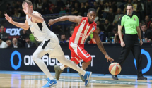 Grom udario u Pionir, sala prokišnjava, derbi prekinut na pola sata