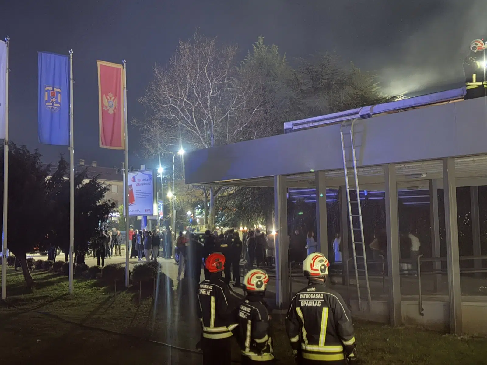 Sukob „Delija i „Grobara“ u Nikšiću, intervenisala policija; I dalje napeto nakon sukoba navijača