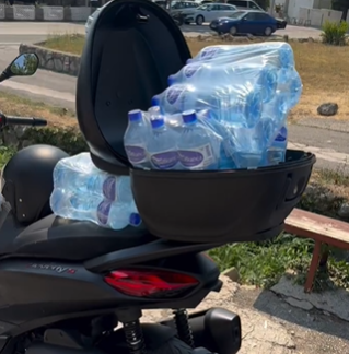 Vivarentscooter nosi vodu vatrogascima: Uz pjemu Goro moja ka spasiocima