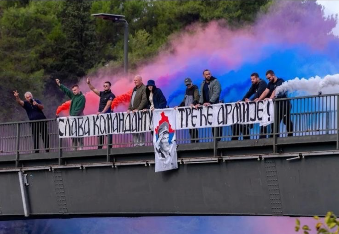 Bakljadom se oprostili od ratnog zločinca Nebojše Pavkovića