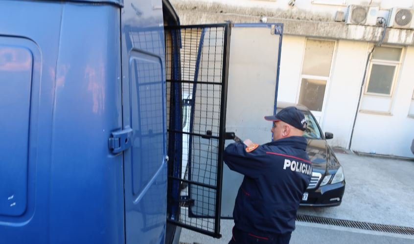 Tražio ga Interpol: Nikšićanin izručen iz Mađarske u Crnu Goru