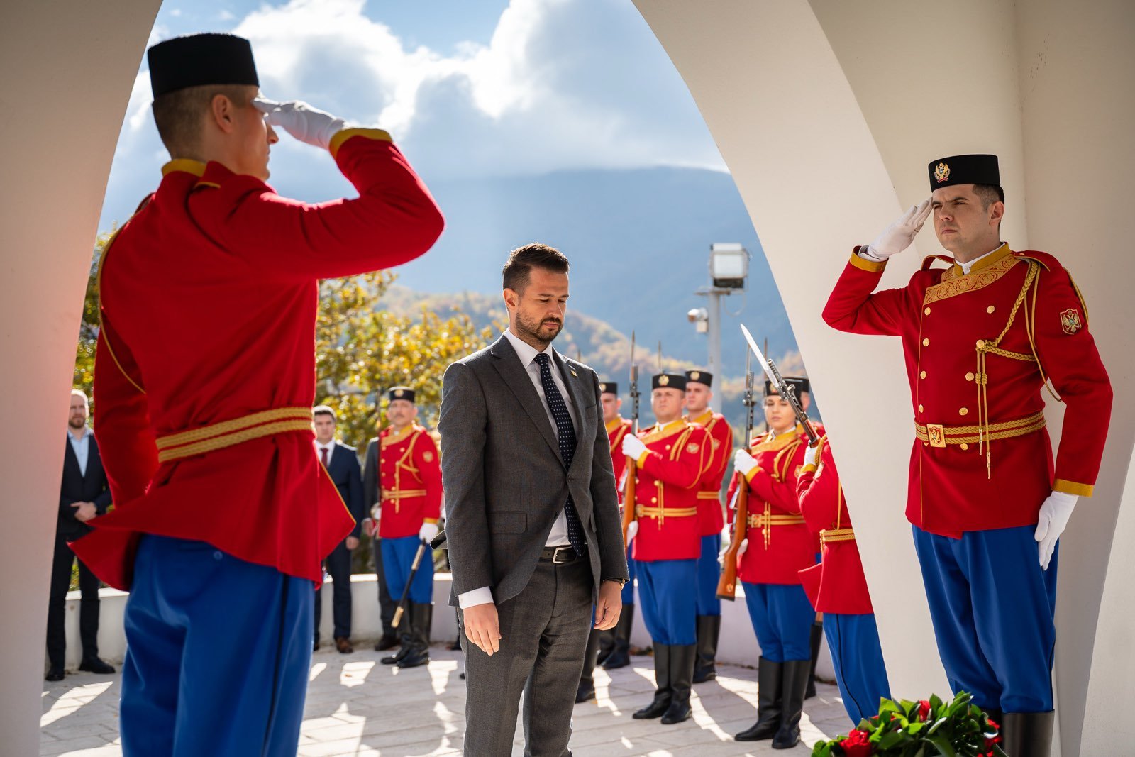 Milatović položio vijenac na spomenik junacima Mojkovačke bitke: Crna Gora zna ko je i gdje ide- ka punopravnom članstvu u EU