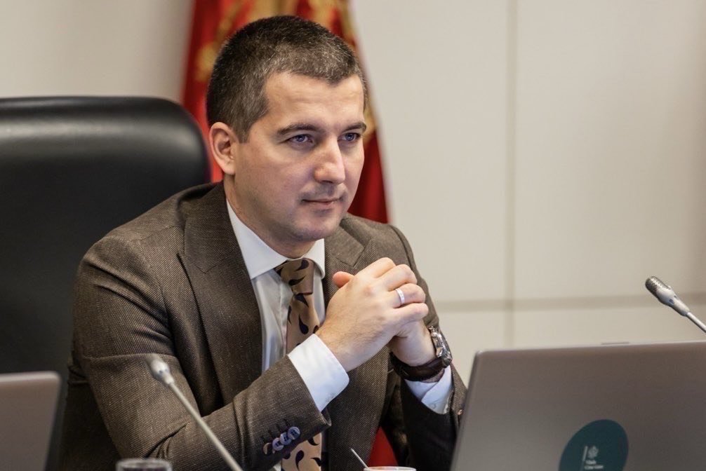 Bečić: Suspendovana još četiri policijska službenika osumnjičena za stvaranje kriminalne organizacije