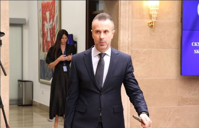 Bogdanović reagovao na Radulovićevu prijavu: Sada će vidjeti šta znači politička i pravna šaka u vrh brade