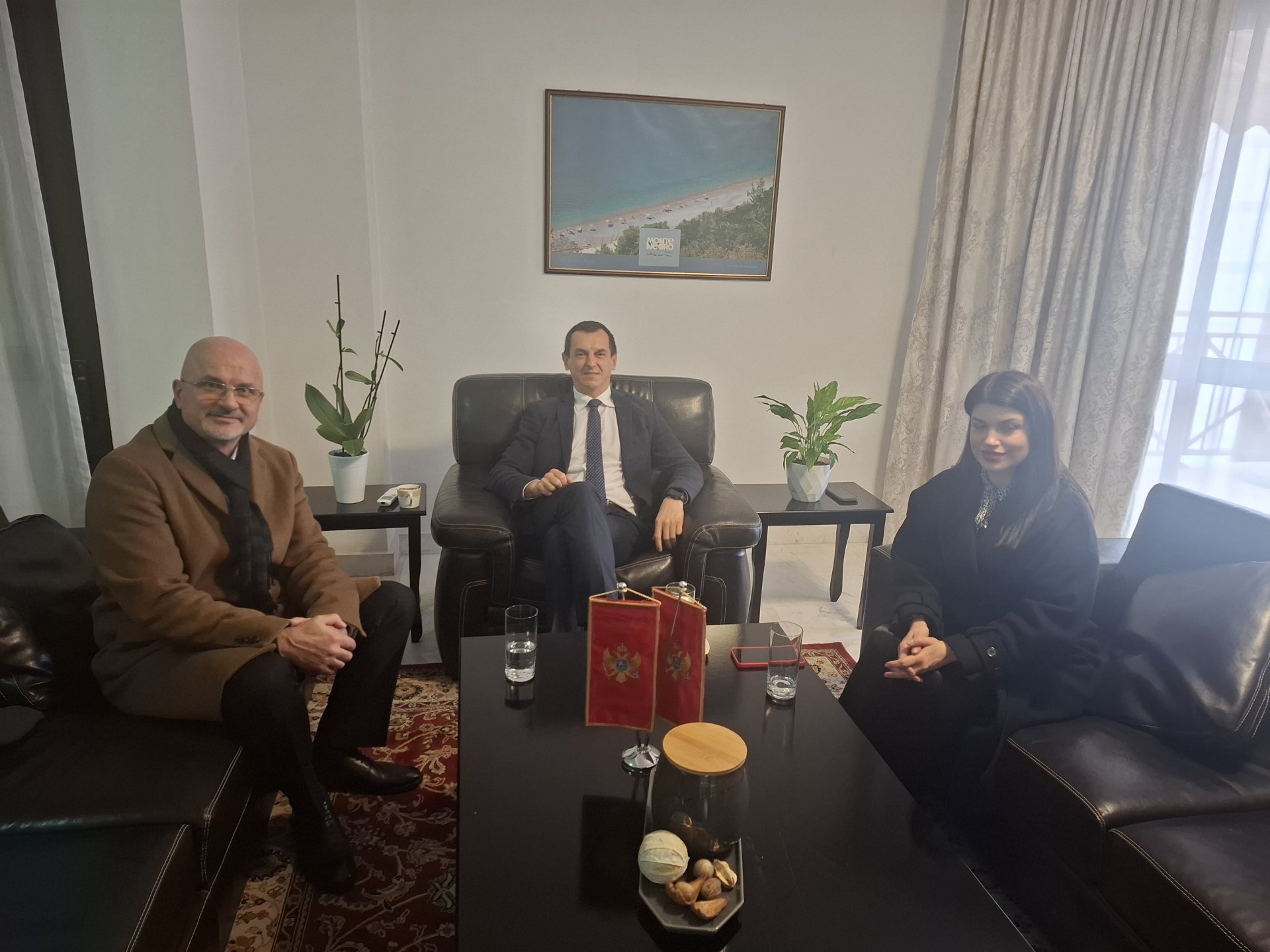 Predstavnici crnogorske manjine i Ambasade u Albaniji razgovarali o proslavi Dana nezavisnosti i obilježavanju tragedije u Medovi