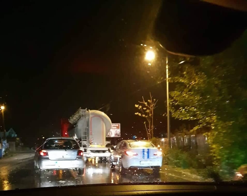 Lančani sudar u Podgorici: Sudarili se automobil, kamion i kombi