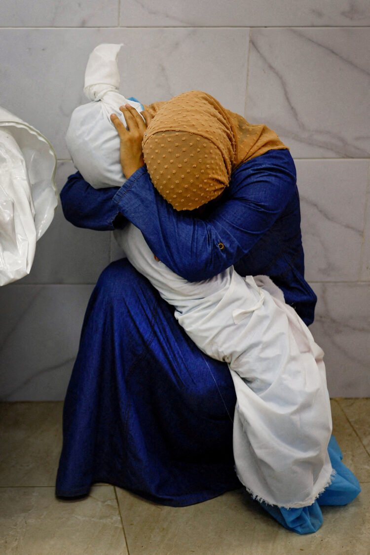 Fotografija Palestinke s tijelom djevojčice u naručju osvojila nagradu World Press Photo