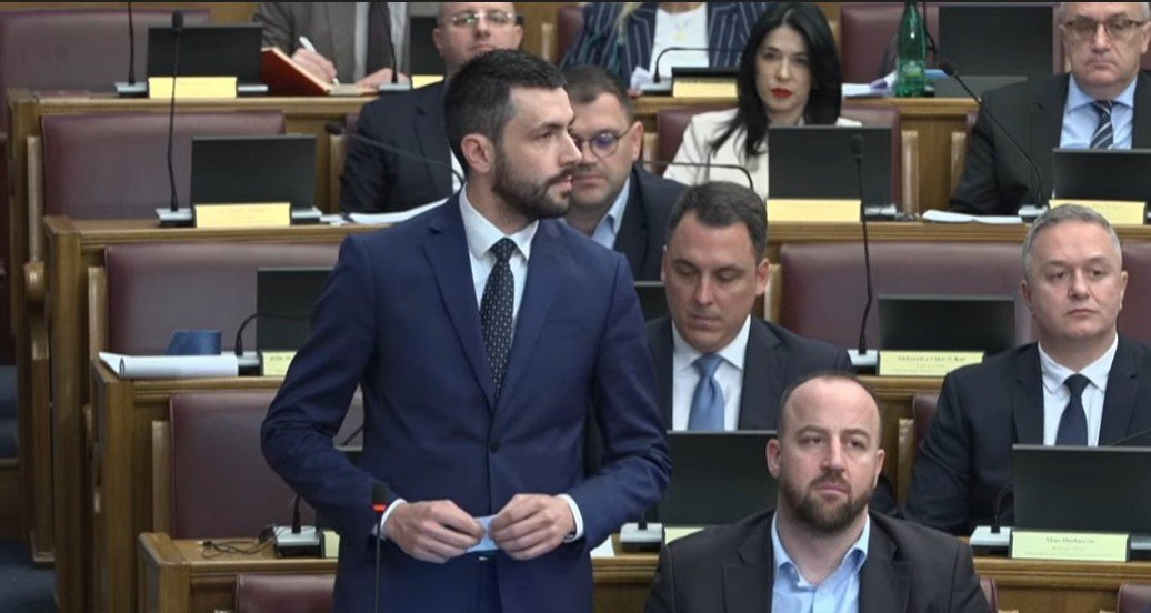Živković: PES slijepo slijedi put Mandićevog DF-a, dešavanja u sektoru bezbjednosti podsjećaju na staljinistički sistem