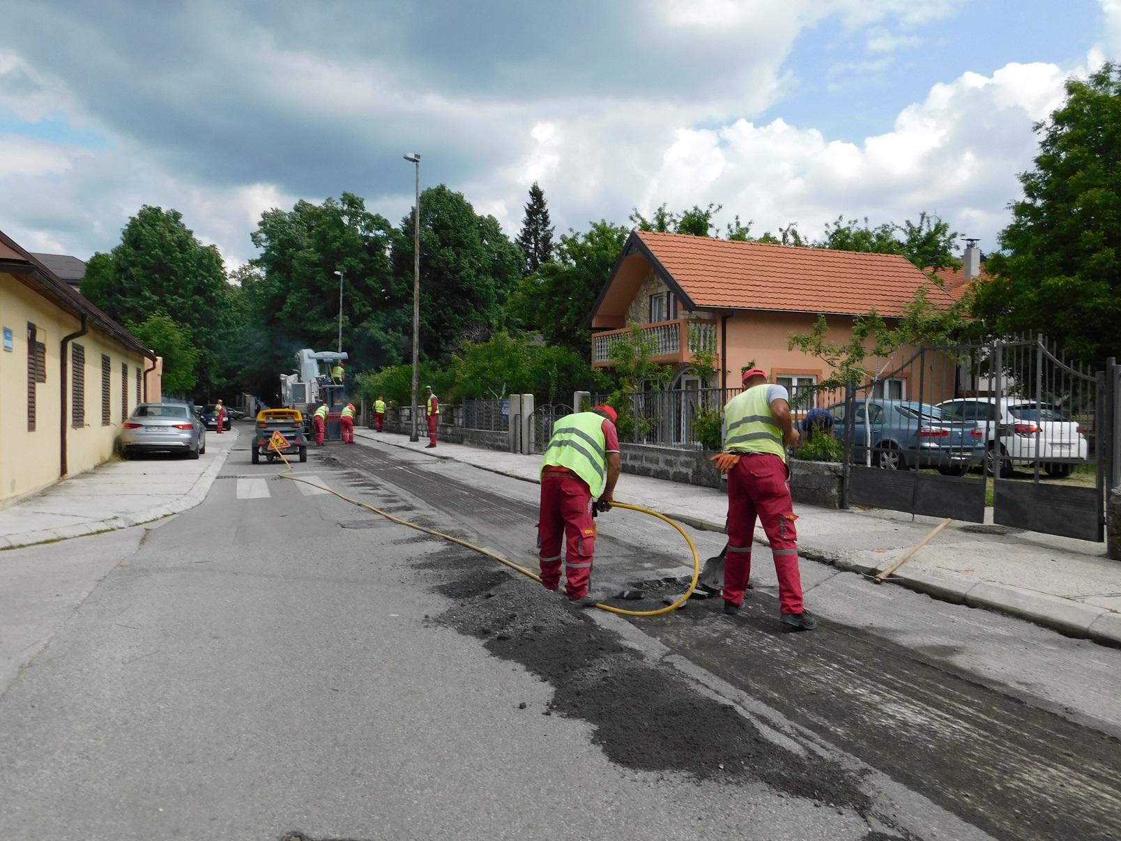 Cetinje: Počela zamjena asfalta na Ulici Vuka Mićunovića