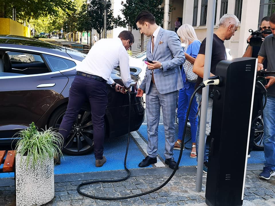 Podgorica dobila prvu punionicu za električne automobile