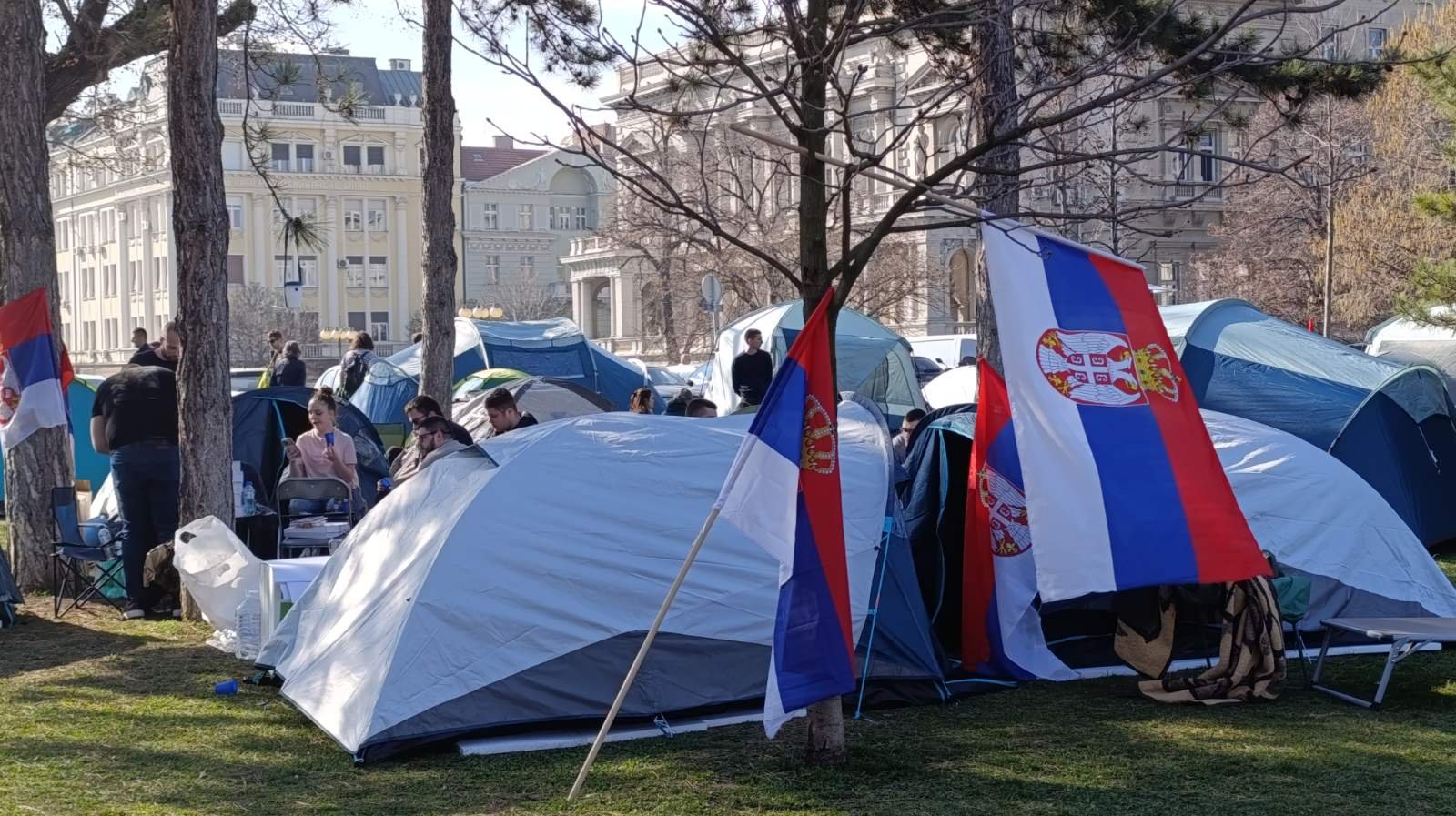 "Studente koji žele da uče", nakon vođa srpskih desničarskih pokreta, posjetio i haški osuđenik Lazarević