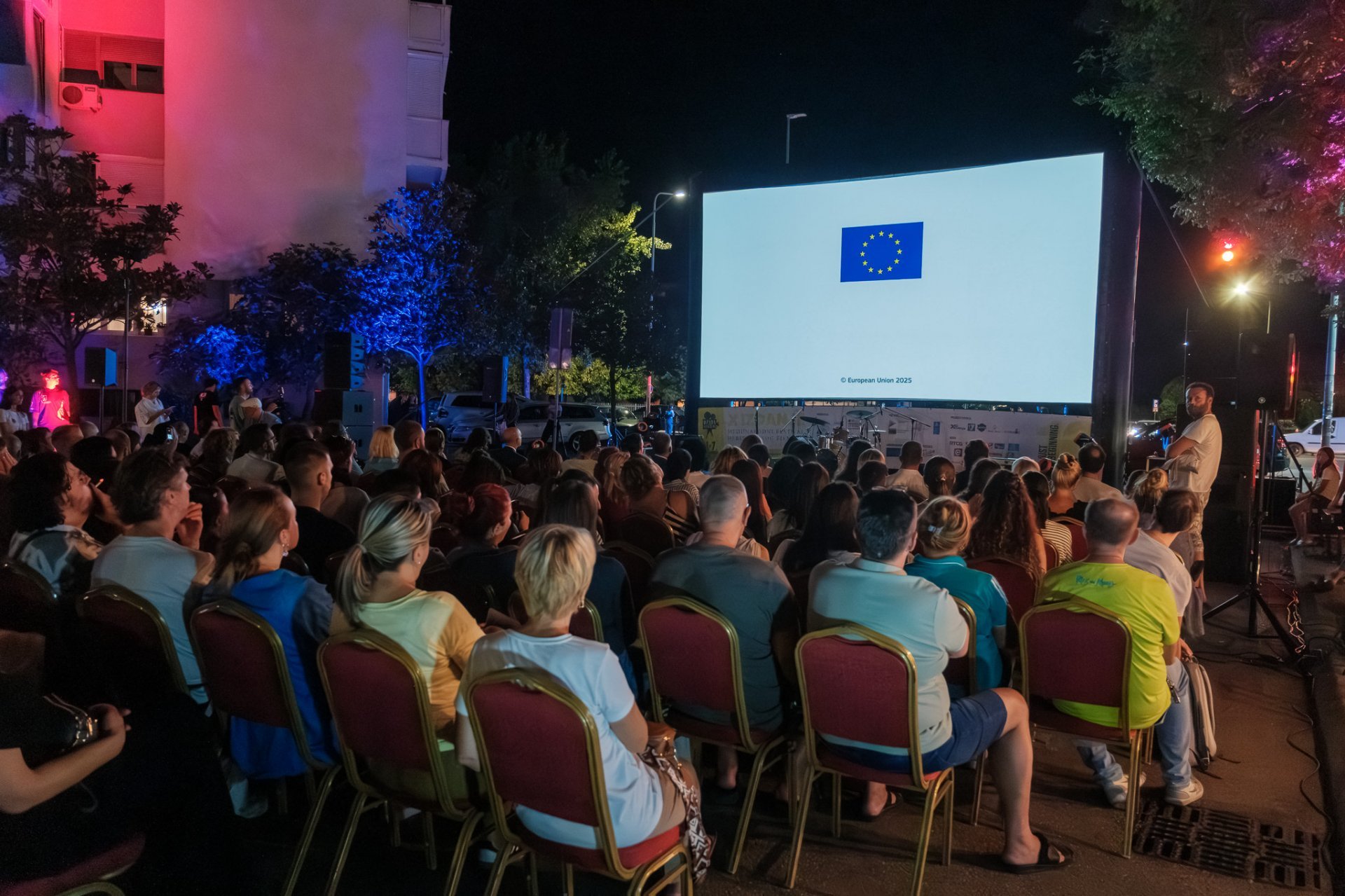Incident na Džada Film Festu, grupa mladića prekinula projekciju filma na albanskom jeziku; Organizatori: Žao nam je zbog neprijatnosti