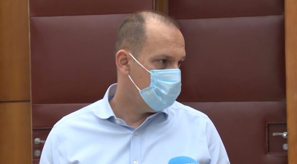 Direktori bolnica u Srbiji i ministar Lončar ne vide spas u molitvenom hodu - pozvali na poštovanje mjera